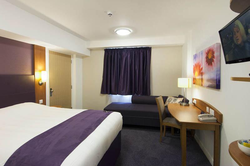 Premier Inn Crewe Central Εξωτερικό φωτογραφία